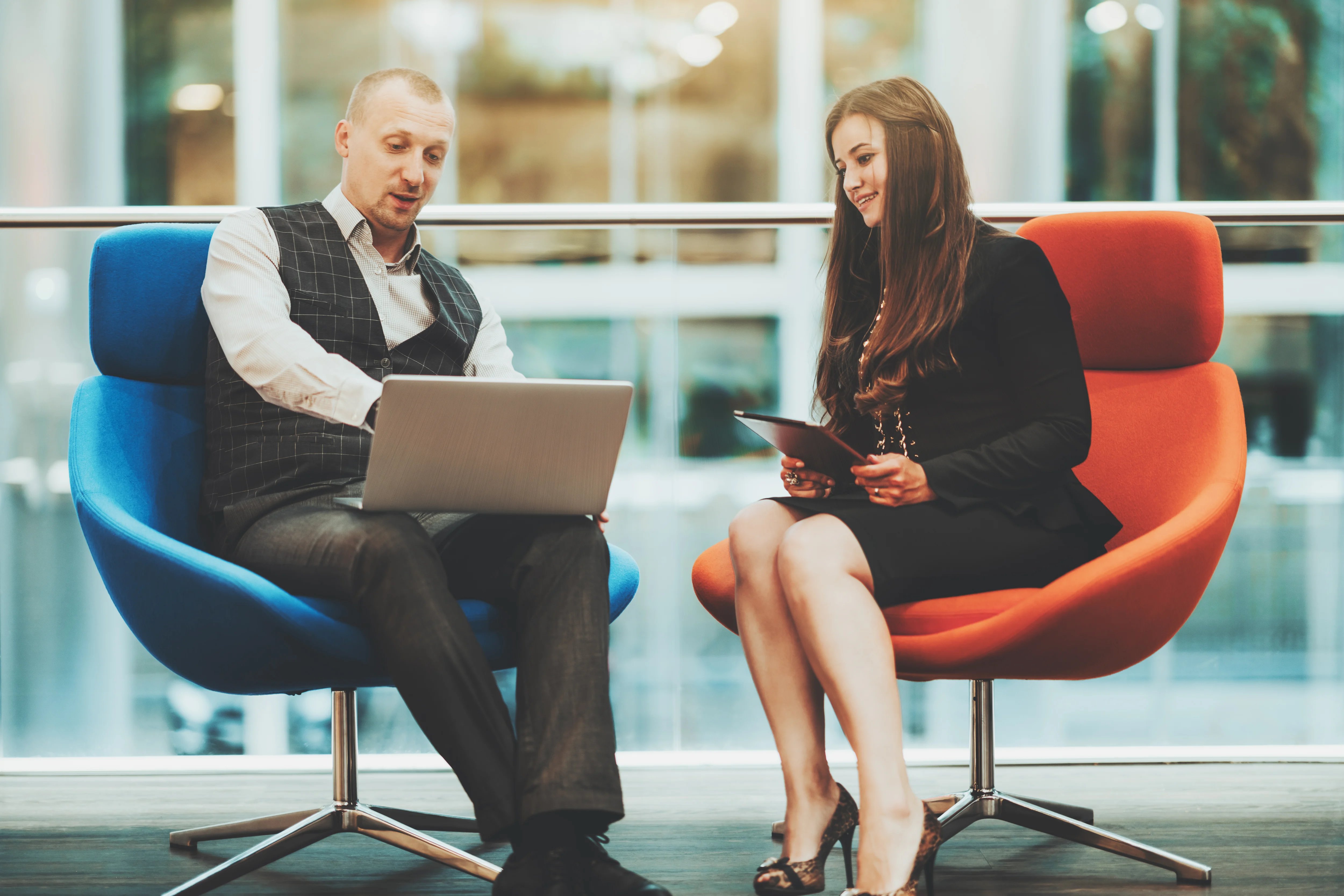 business-conversation-of-two-people_MS_Website